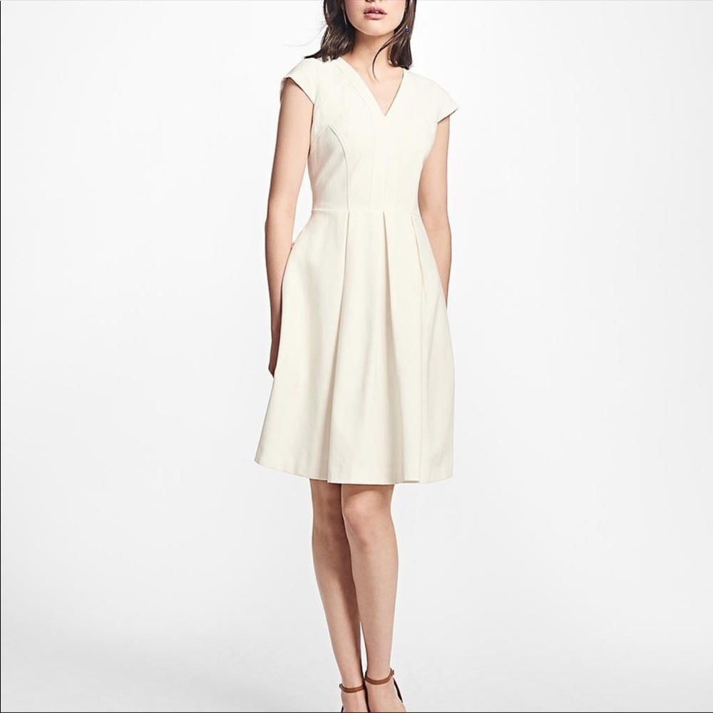 Brooks Brothers pleated dress size 2!